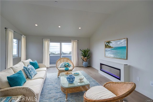 Detail Gallery Image 2 of 57 For 480 Hinds Ave, Pismo Beach,  CA 93449 - 3 Beds | 3/1 Baths