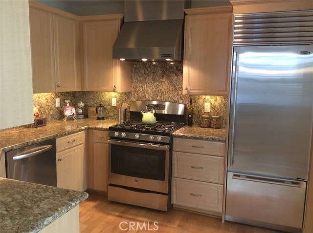 207 Aviation Place, Manhattan Beach, California 90266, 3 Bedrooms Bedrooms, ,2 BathroomsBathrooms,Residential,Sold,Aviation,SB17040709