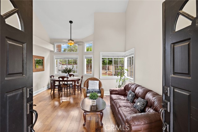 21111 Briarwood Lane, Rancho Santa Margarita CA: https://media.crmls.org/medias/cdf25341-1b68-443c-9b83-962372de988b.jpg