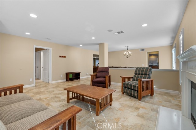 Detail Gallery Image 7 of 61 For 36456 Sunny Ln, Palmdale,  CA 93550 - 5 Beds | 4/1 Baths