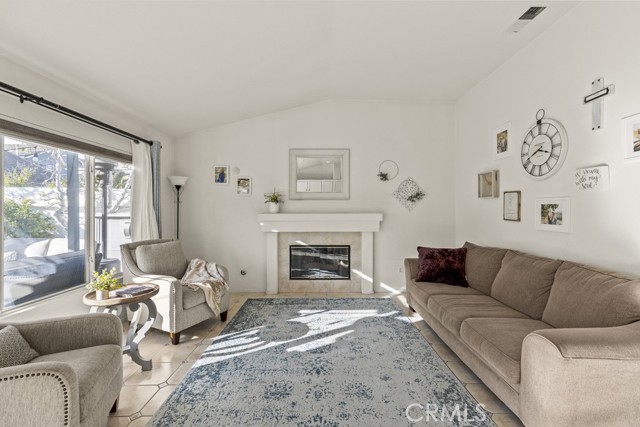 Detail Gallery Image 19 of 44 For 565 Rosalinda Dr, Oxnard,  CA 93030 - 3 Beds | 2 Baths