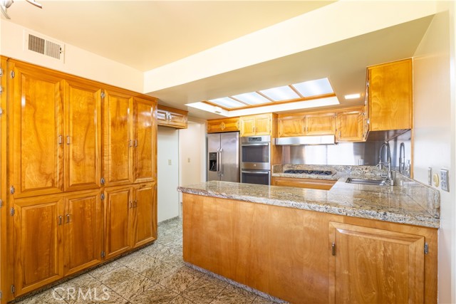 Detail Gallery Image 45 of 78 For 2405 Tustin Ave, Costa Mesa,  CA 92627 - 5 Beds | 4/1 Baths