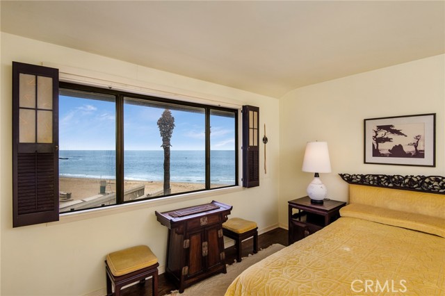 Detail Gallery Image 15 of 38 For 70 Emerald Bay, Laguna Beach,  CA 92651 - 4 Beds | 3/1 Baths