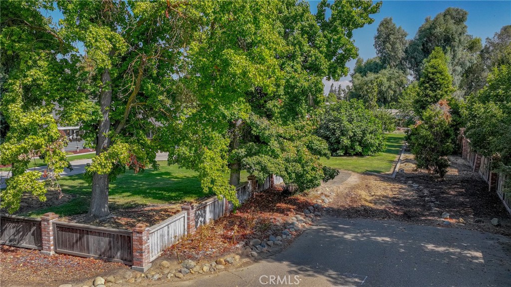 https://media.crmls.org/medias/cdf4f98b-c5a9-4715-9dc9-5bf6f3170252.jpg?preset=X-Large