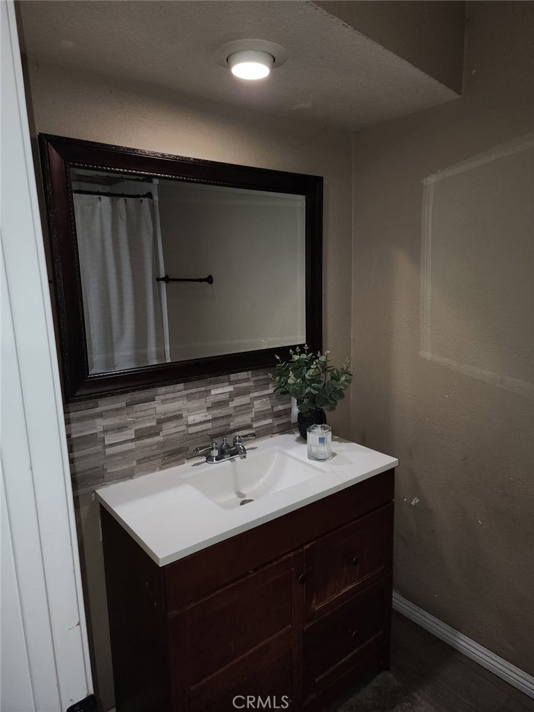 https://media.crmls.org/medias/cdf52d84-e0da-4fc0-9669-ef1d358eb8bb.jpg?preset=X-Large