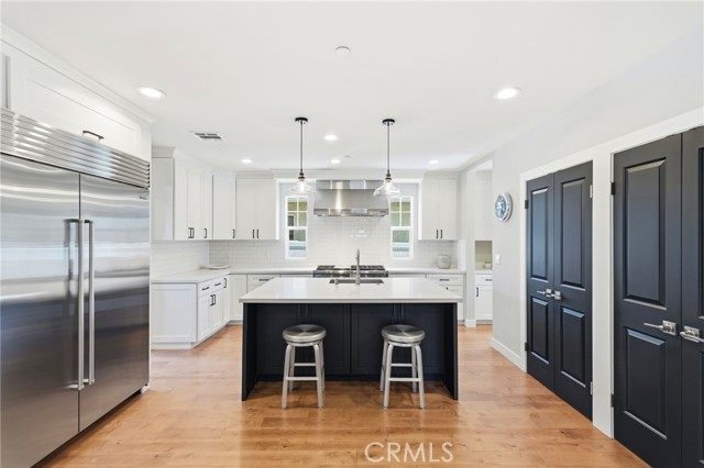 Detail Gallery Image 12 of 57 For 2311 W Clark Ave, Burbank,  CA 91506 - 4 Beds | 4/1 Baths