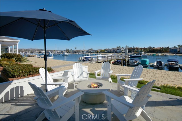 Detail Gallery Image 14 of 55 For 14 Beacon Bay, Newport Beach,  CA 92660 - 4 Beds | 4/1 Baths