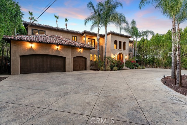 23115 Erwin Street, Woodland Hills CA: https://media.crmls.org/medias/cdf71b5c-57fb-4a18-8f28-44cc1a6cb7c4.jpg