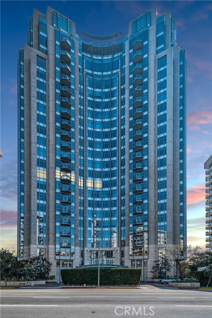 10776 Wilshire Boulevard, Los Angeles CA: https://media.crmls.org/medias/cdf88884-aaec-49d2-aa45-ef49c6724ee5.jpg