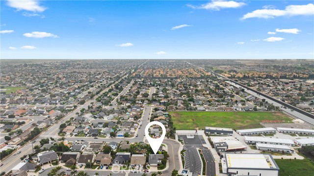 Detail Gallery Image 4 of 37 For 9412 Hingham, Huntington Beach,  CA 92646 - 5 Beds | 3 Baths