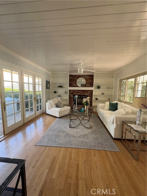 Detail Gallery Image 2 of 22 For 20955 De Mina, Woodland Hills,  CA 91364 - 3 Beds | 2 Baths