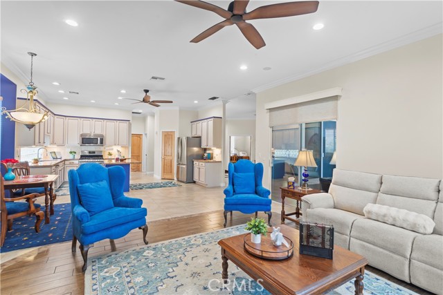 79 Sedona Court, Palm Desert CA: https://media.crmls.org/medias/cdf9404a-1a7a-4a83-8511-395fd6556f26.jpg
