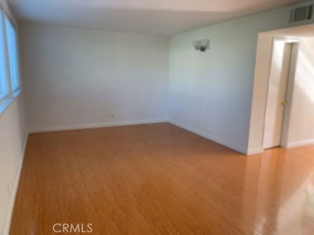 Image 6 of 25 For 4555 Larwin  