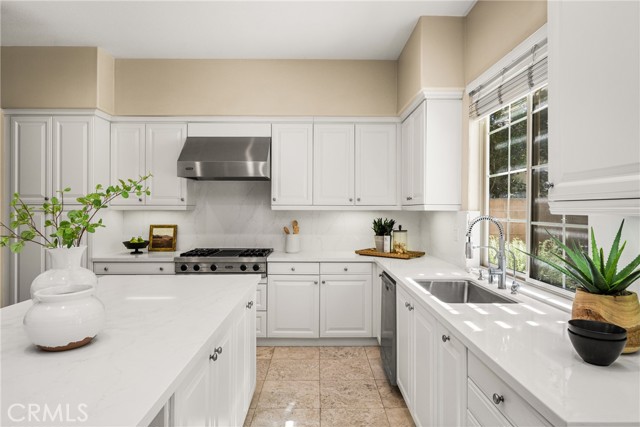 Detail Gallery Image 21 of 63 For 10533 Emerson Bend, Tustin,  CA 92782 - 4 Beds | 3/1 Baths