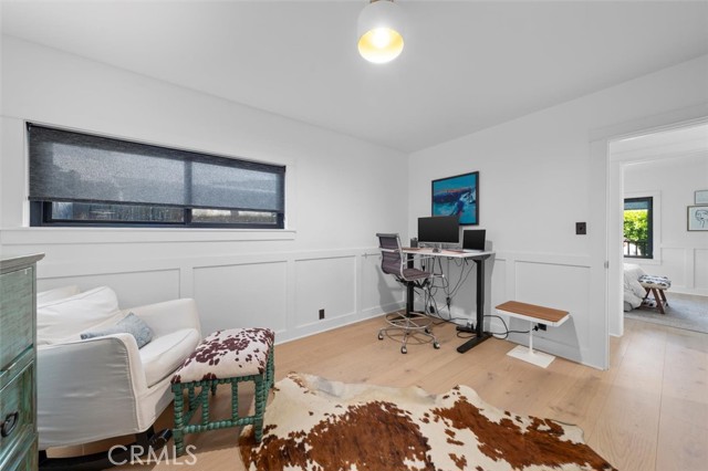 1012 10th Street, Manhattan Beach CA: https://media.crmls.org/medias/cdf9c3b4-069e-48c0-9c18-a40ce5c2b9c6.jpg