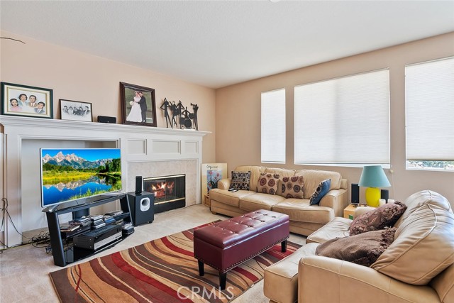 11884 Mariposa Bay Lane, Porter Ranch CA: https://media.crmls.org/medias/cdfa18c8-d427-4595-86b7-56c6516cf9e5.jpg