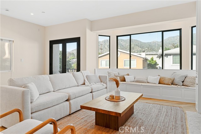 Detail Gallery Image 16 of 56 For 7422 Valaho Ln, Tujunga,  CA 91042 - 3 Beds | 2/2 Baths