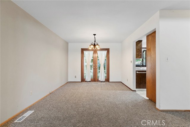 3355 San Fernando Court, Merced CA: https://media.crmls.org/medias/cdfda087-e824-4014-b7f2-4bd0c6e46664.jpg