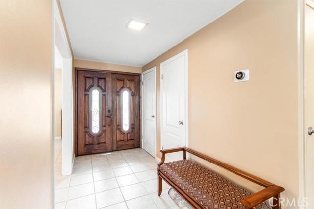 Detail Gallery Image 5 of 47 For 2909 S Rita Way, Santa Ana,  CA 92704 - 6 Beds | 4 Baths