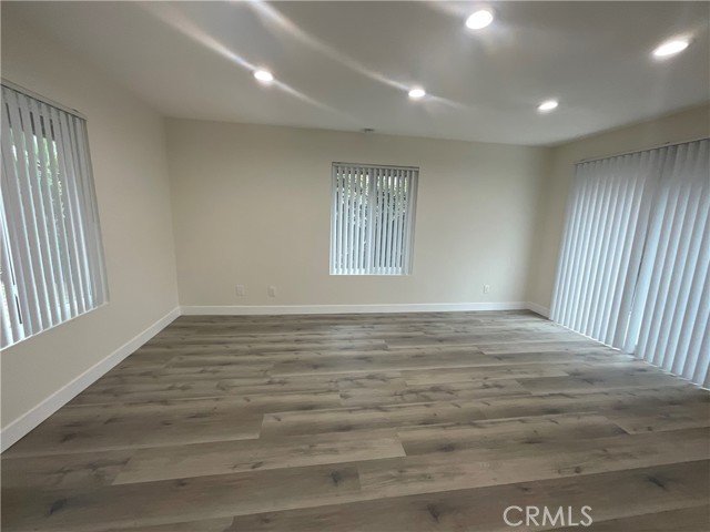 Detail Gallery Image 4 of 20 For 16862 Green Ln #2,  Huntington Beach,  CA 92649 - 1 Beds | 1 Baths