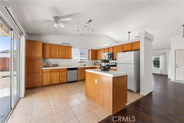 Detail Gallery Image 18 of 45 For 3742 Hickory Ct, Rosamond,  CA 93560 - 3 Beds | 2 Baths