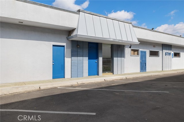 8719 Woodley Avenue, North Hills (los Angeles), California 91343, ,Commercial Lease,For Rent,8719 Woodley Avenue,CRSR25023132