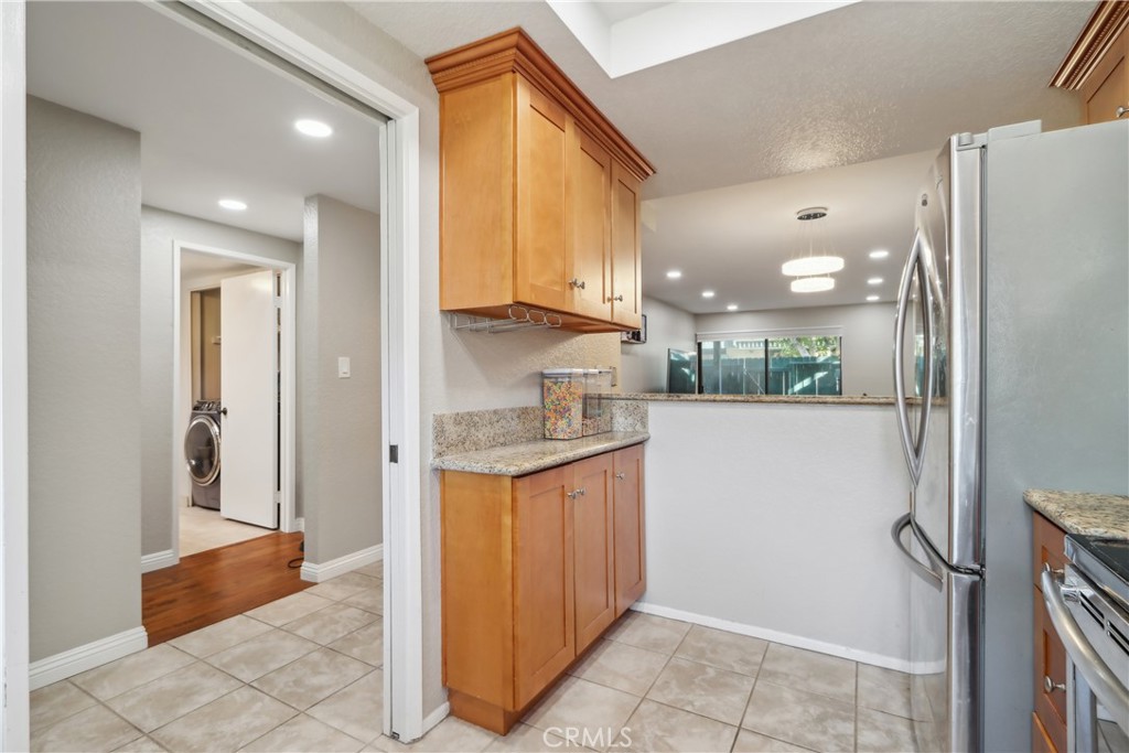 MLS #OC25179659 img 4