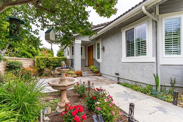 14 Rainbow Ridge Road, Phillips Ranch CA: https://media.crmls.org/medias/ce004739-8fd2-4d43-bcae-bb4545b11004.jpg