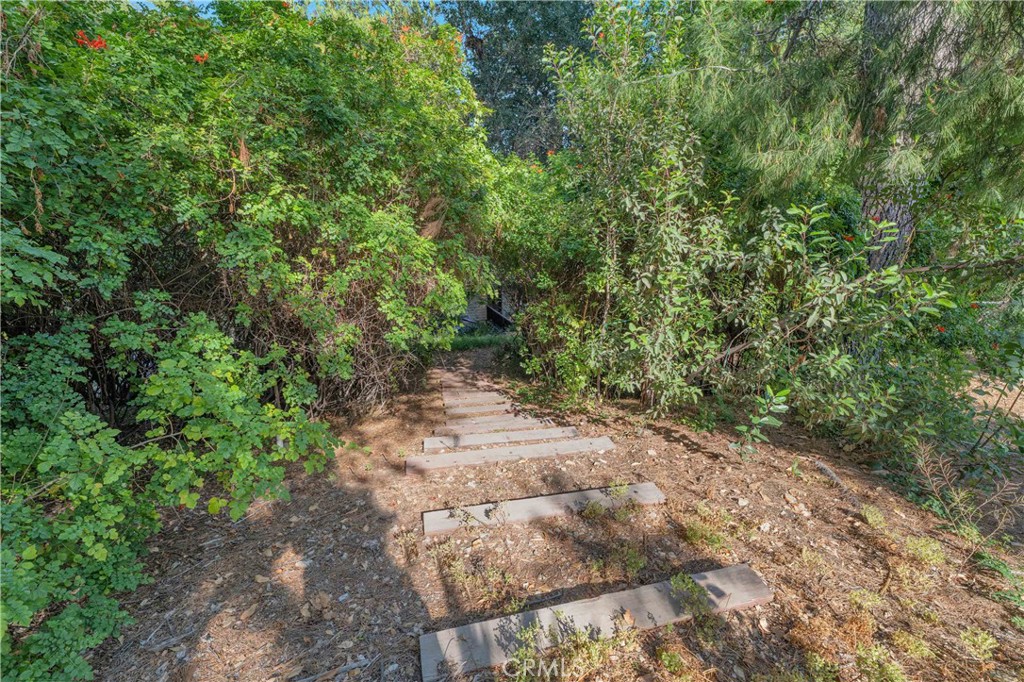 https://media.crmls.org/medias/ce004ac6-38e2-4967-9523-5af7289d70ad.jpg?preset=X-Large