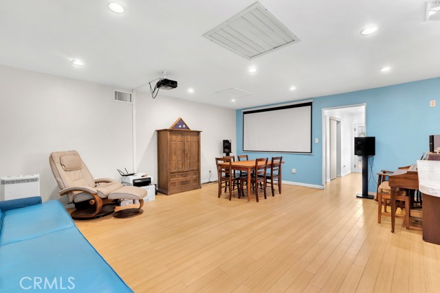 Detail Gallery Image 7 of 31 For 10549 Mcclemont Ave, Tujunga,  CA 91042 - 4 Beds | 2 Baths