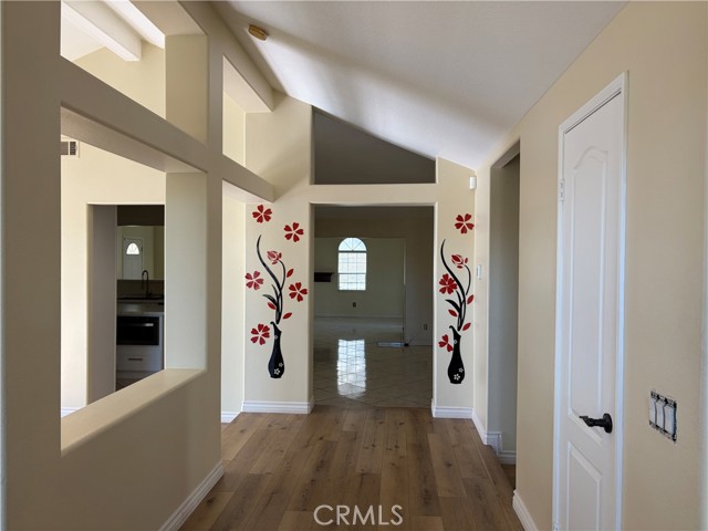 Detail Gallery Image 3 of 52 For 3834 N Silver Tree Ct, Rialto,  CA 92377 - 4 Beds | 2 Baths