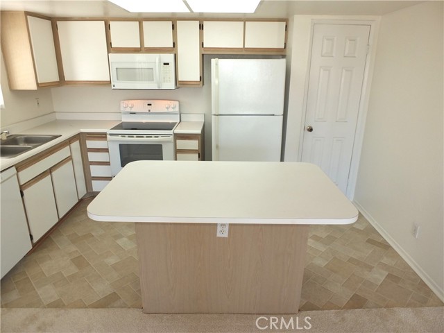 Detail Gallery Image 6 of 24 For 3456 Hathaway Ave #338,  Long Beach,  CA 90815 - 1 Beds | 1 Baths