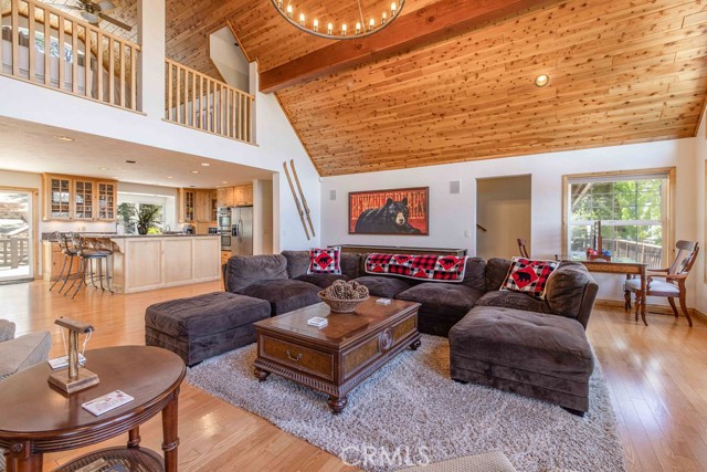 Detail Gallery Image 11 of 50 For 305 Starlight Cir, Big Bear Lake,  CA 92315 - 3 Beds | 2/1 Baths