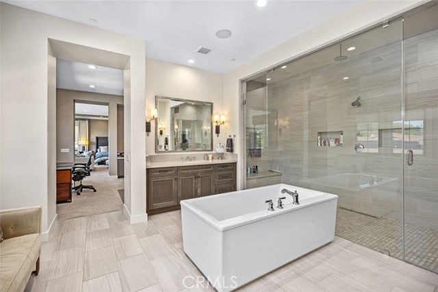 Detail Gallery Image 42 of 67 For 116 Knob Creek, Irvine,  CA 92602 - 5 Beds | 5/1 Baths