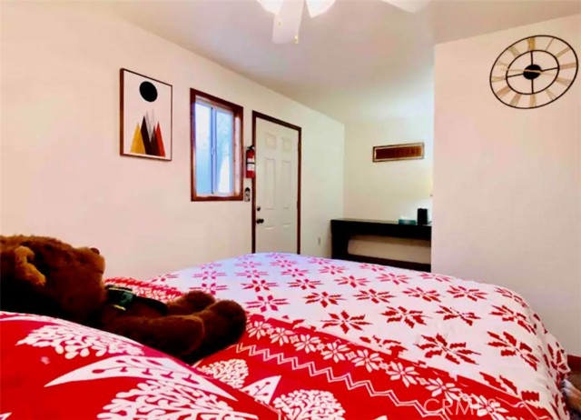 Detail Gallery Image 19 of 22 For 1008 E Country Club Bld, Big Bear City,  CA 92314 - 2 Beds | 2 Baths
