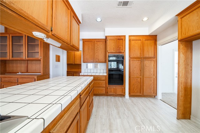 17157 Hacienda Boulevard, California City CA: https://media.crmls.org/medias/ce02b0a6-710f-4863-a1d9-83e8af4cfaa2.jpg