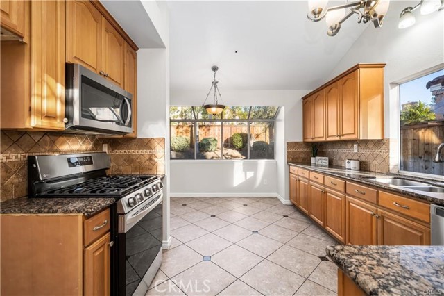 Detail Gallery Image 10 of 32 For 25635 Corsica, Yorba Linda,  CA 92887 - 4 Beds | 3 Baths