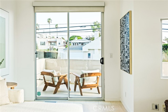 Detail Gallery Image 14 of 39 For 330 Hollowell Ave, Hermosa Beach,  CA 90254 - 4 Beds | 4 Baths