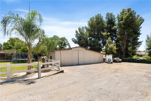 33127 Camelot Drive, Yucaipa CA: https://media.crmls.org/medias/ce04317f-7c6b-44db-b8a6-5a6c4292d18f.jpg