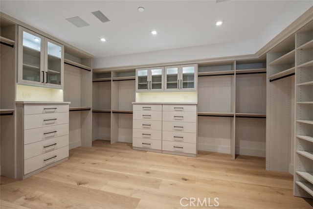 20 Balboa Coves, Newport Beach CA: https://media.crmls.org/medias/ce049952-f131-4584-80a5-07976b1b6c0d.jpg