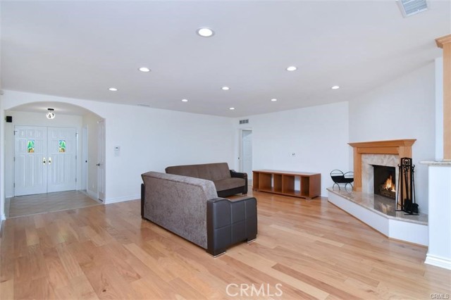 23937 Pentland Street photo 6