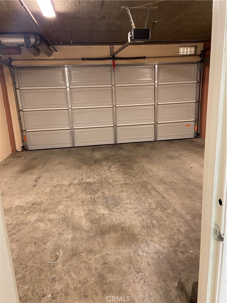 https://media.crmls.org/medias/ce04d08d-8702-42d9-854d-dea8fbd0fcfe.jpg?preset=X-Large