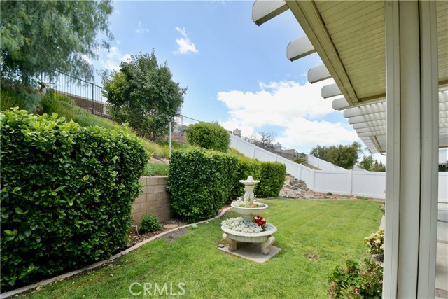 Detail Gallery Image 11 of 14 For 1064 Apple Blossom Ln, Corona,  CA 92881 - 4 Beds | 2/1 Baths