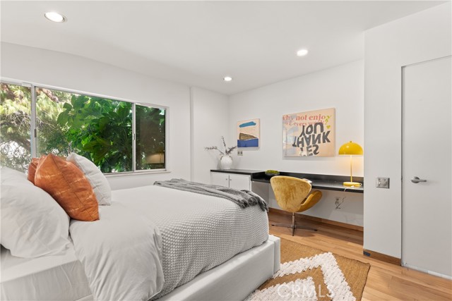 Detail Gallery Image 35 of 42 For 3511 Stonehill Pl, Sherman Oaks,  CA 91423 - 5 Beds | 3 Baths