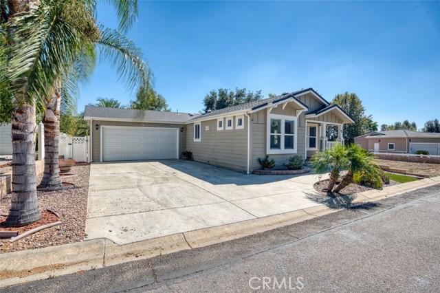 2239 Black Canyon Rd, Ramona CA: https://media.crmls.org/medias/ce05b936-1315-41dd-b68e-5a741fa1cc22.jpg