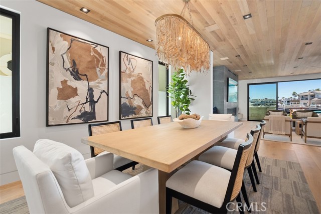 20 Balboa Coves, Newport Beach CA: https://media.crmls.org/medias/ce05d571-ded3-4d19-9ab5-815abaf625c1.jpg