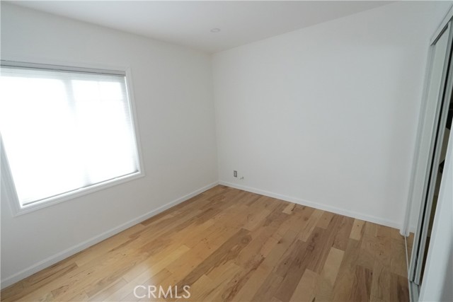 Detail Gallery Image 9 of 11 For 19103 Erwin St, Tarzana,  CA 91335 - 3 Beds | 2 Baths