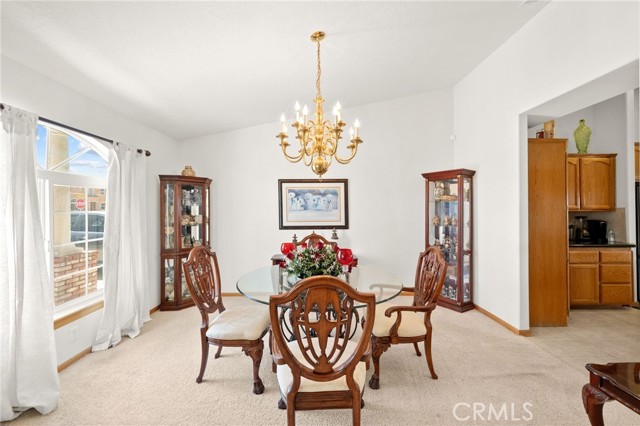 12710 Yorkshire Drive, Apple Valley CA: https://media.crmls.org/medias/ce06dde5-f330-4de3-a07e-07d2de6a5066.jpg