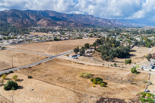 Detail Gallery Image 4 of 26 For 20980 Palomar St, Wildomar,  CA 92595 - – Beds | – Baths