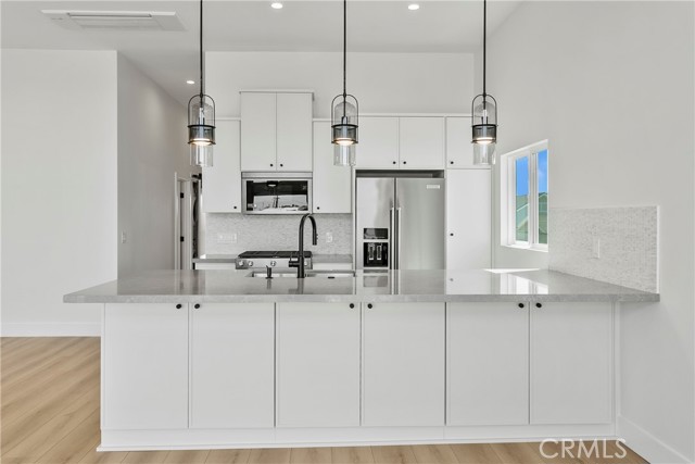 Detail Gallery Image 7 of 25 For 913 E Balboa Blvd #C,  Newport Beach,  CA 92661 - 3 Beds | 3 Baths